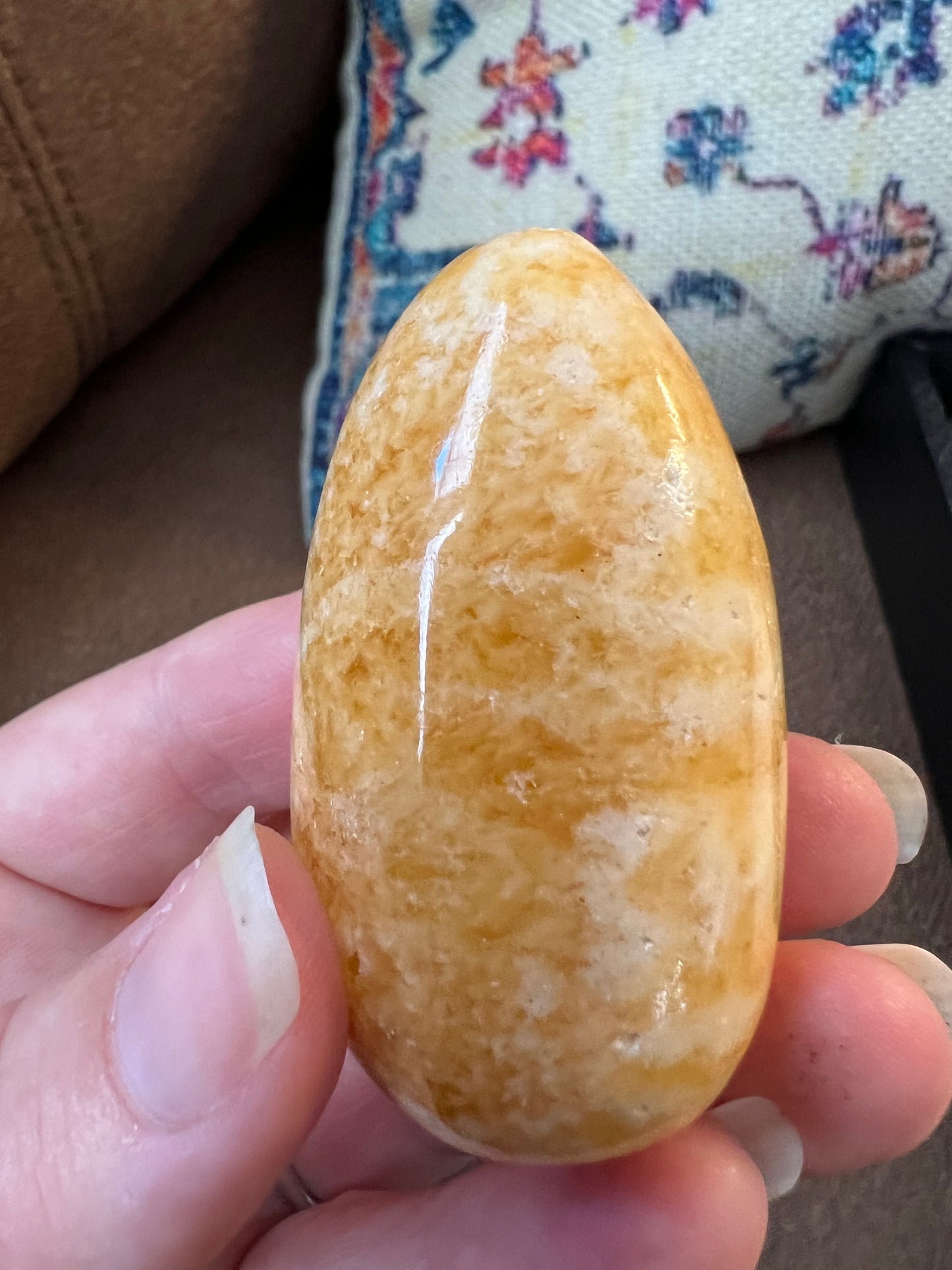 Yellow calcite egg