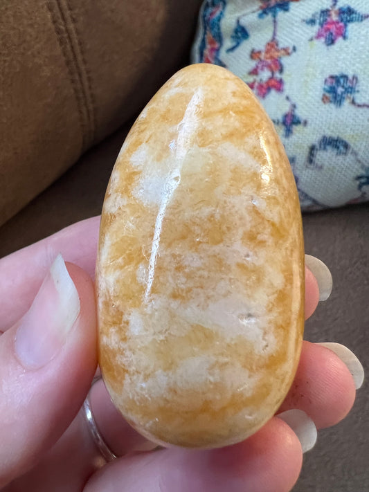 Yellow calcite egg