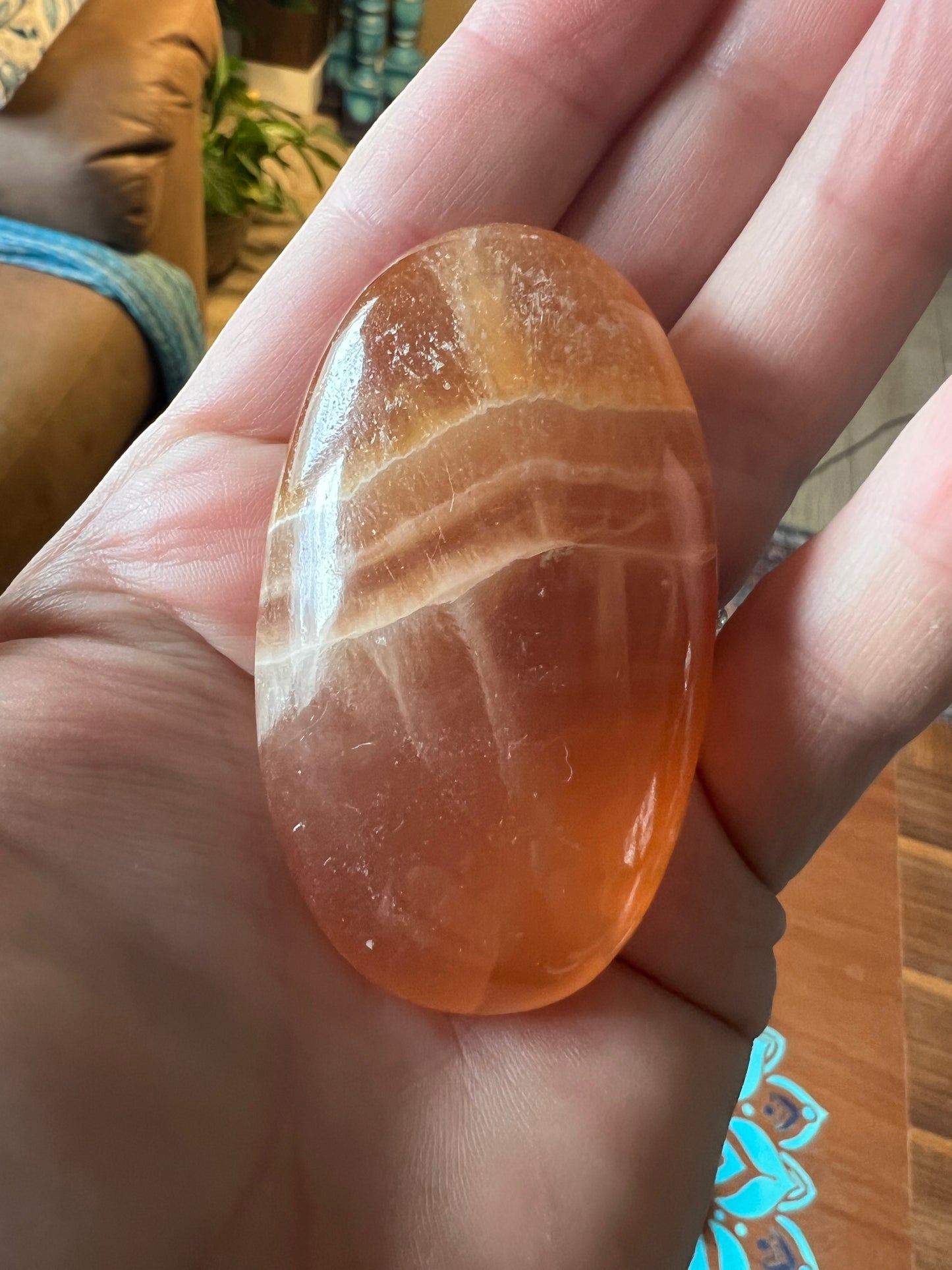 Honey calcite