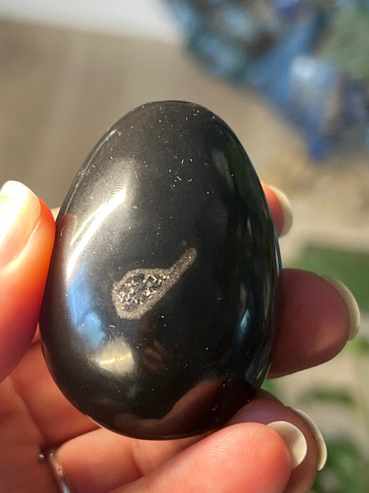 Obsidian egg