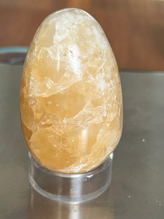 Yellow calcite egg
